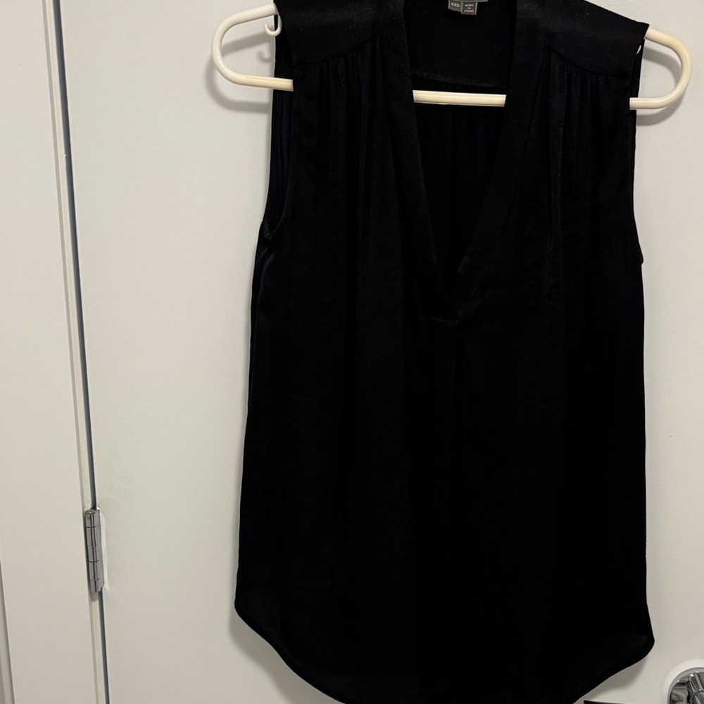 Vince V neck sleeveless top